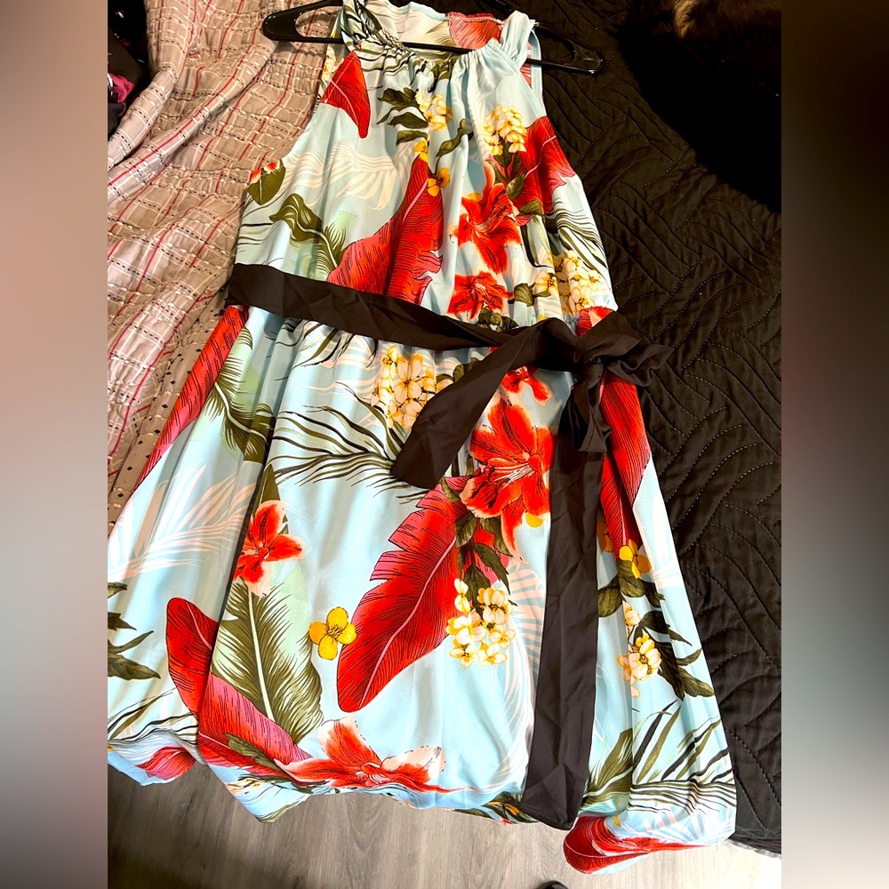 Women’s MIDI Tropical floral sundress w removable black belt